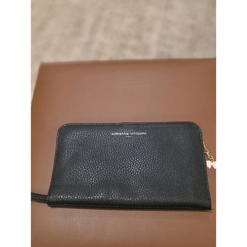 Adrienne‎ Vittadini Studio Charging Zip Around Wallet Wristlet Wallet in Black